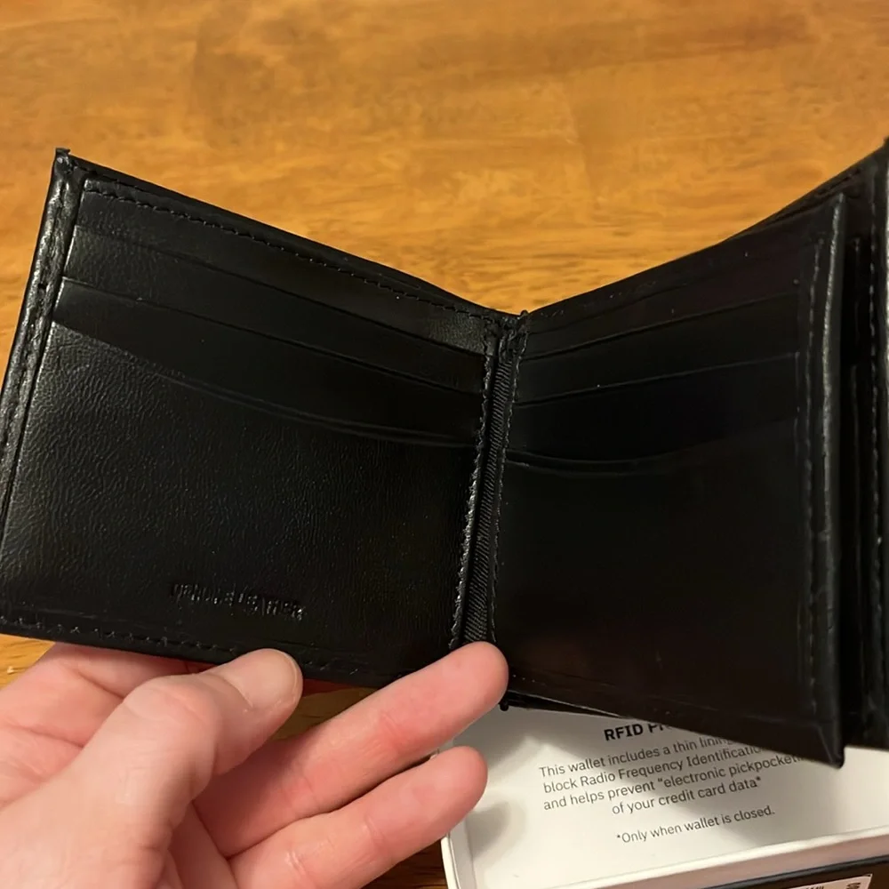 Dockers leather bifold
